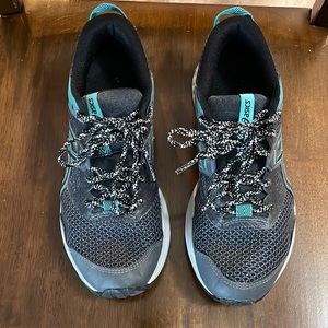ASICS - Running shoes - Women’s 7